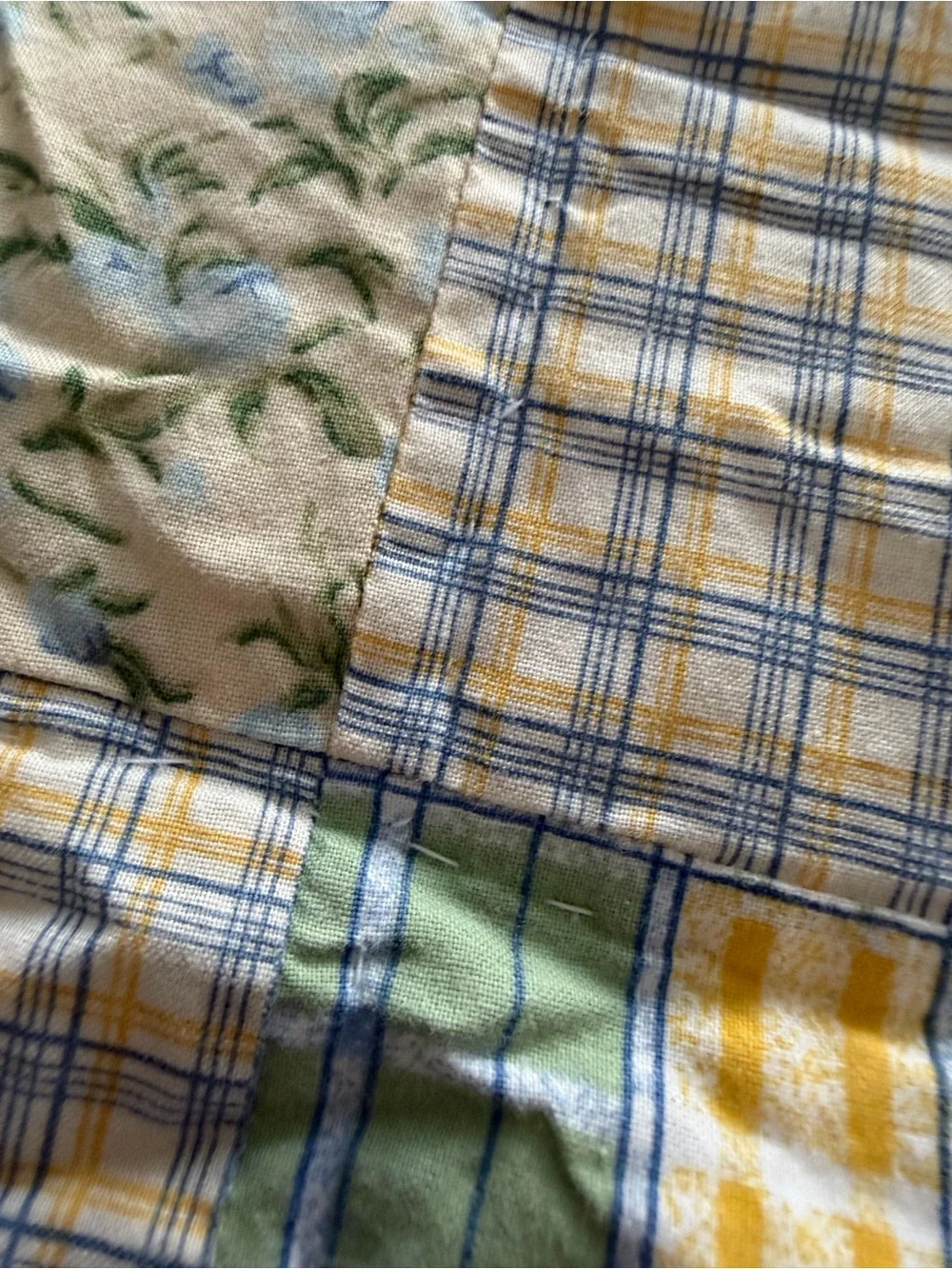 Patchwork Quilt in Blue, Yellow & White with 2 pillow Shams